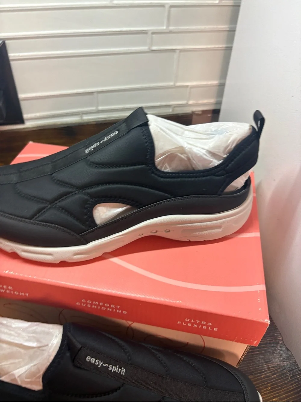 Easy Spirit Brayer Black Slip On Sneakers Size 11